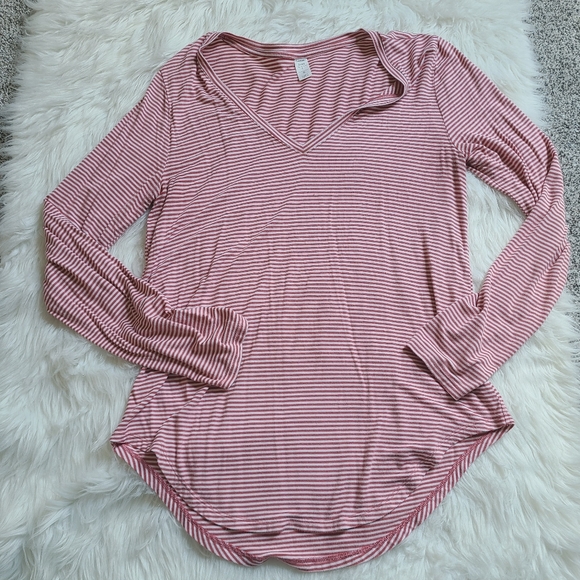 Old Navy Striped Pink And White V-Neck Long Sleeve Top - Picture 8 of 13
